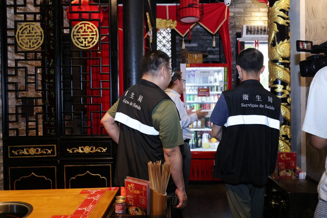 今（5）日凌晨零時煙酒辦起與治安警察局展開首次聯合執法行動