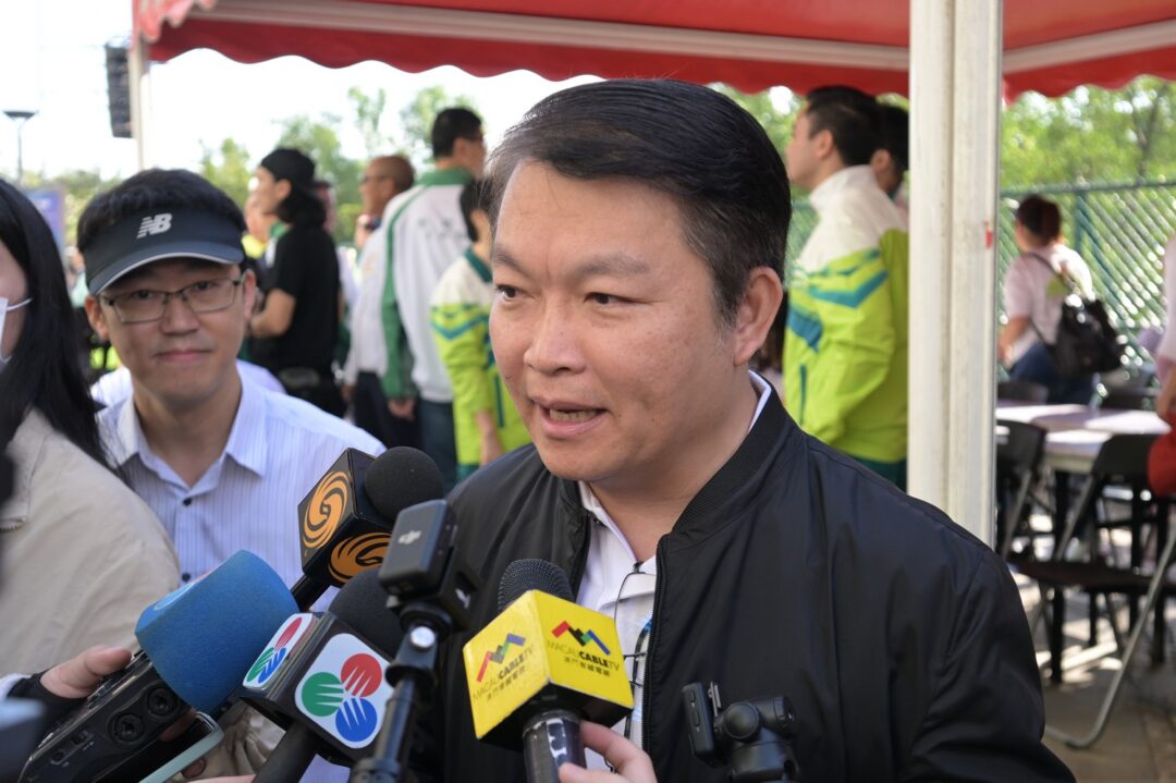 经济财政司司长李伟农接受传媒访问 经济财政司司长李伟农接受传媒访问