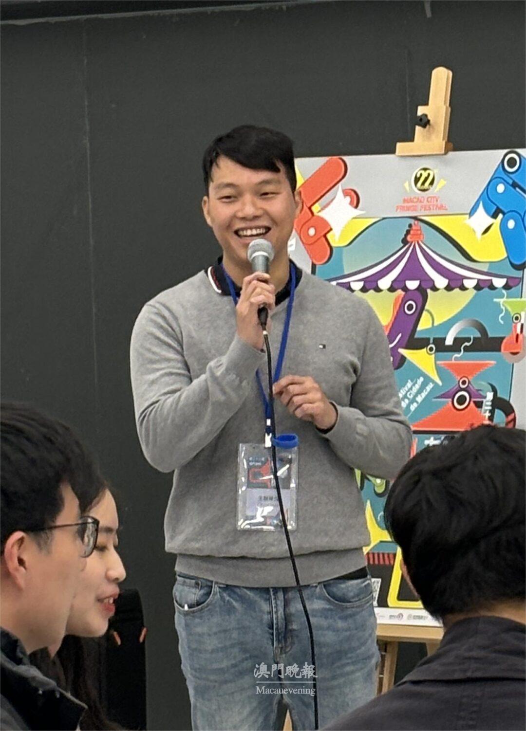 藝評家張少鵬 02.藝評家張少鵬