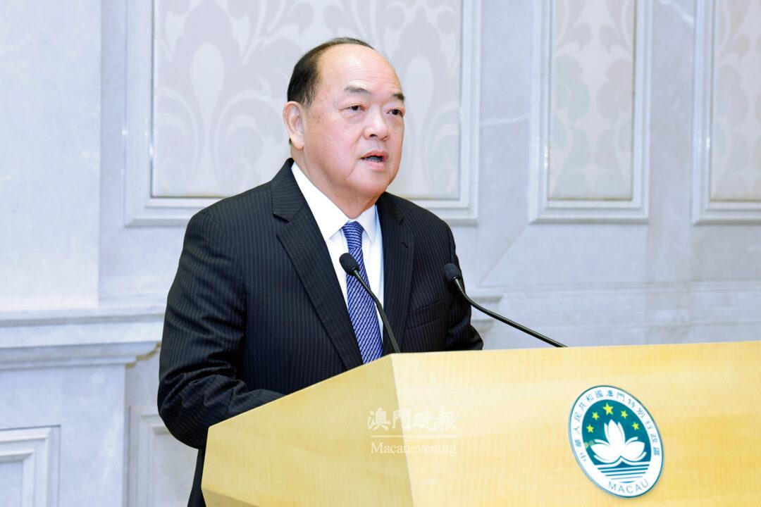 行政長官賀一誠在宴請本地中文傳媒負責人時致辭 行政長官賀一誠在宴請本地中文傳媒負責人時致辭