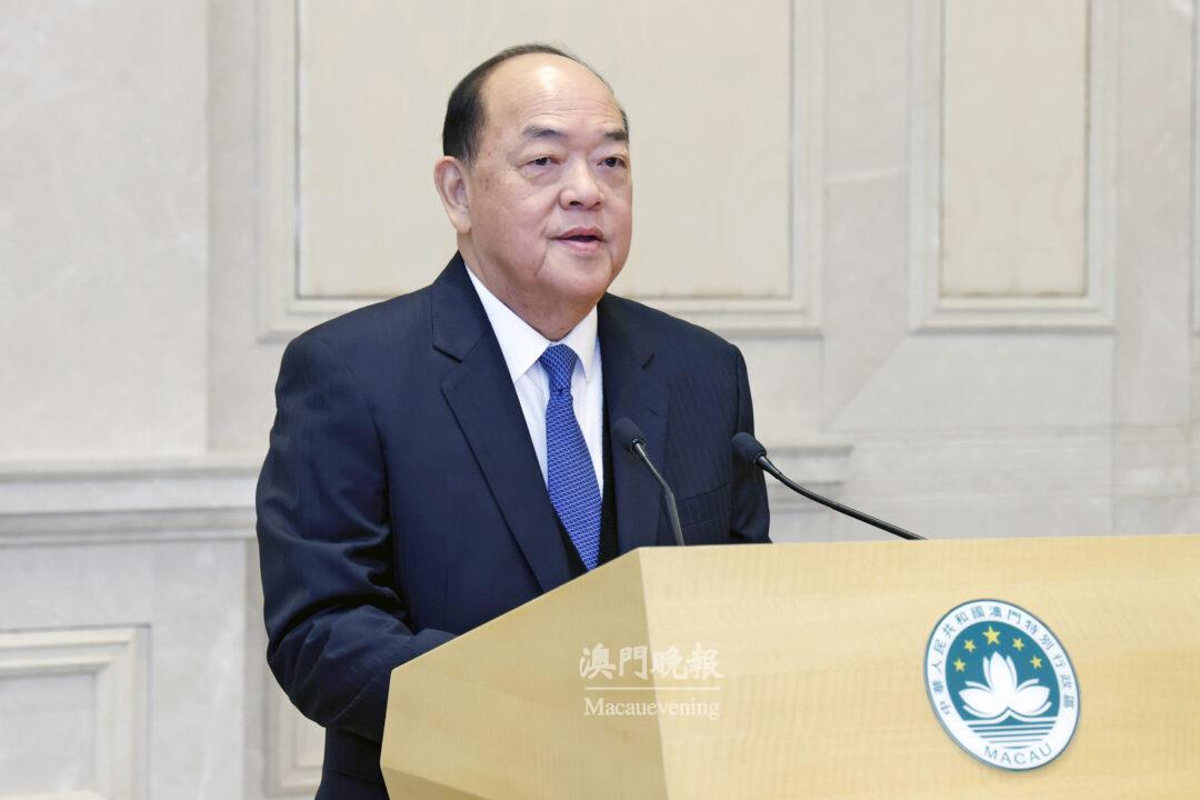 行政長官賀一誠在宴請本地葡文及英文傳媒負責人時致辭 行政長官賀一誠在宴請本地葡文及英文傳媒負責人時致辭