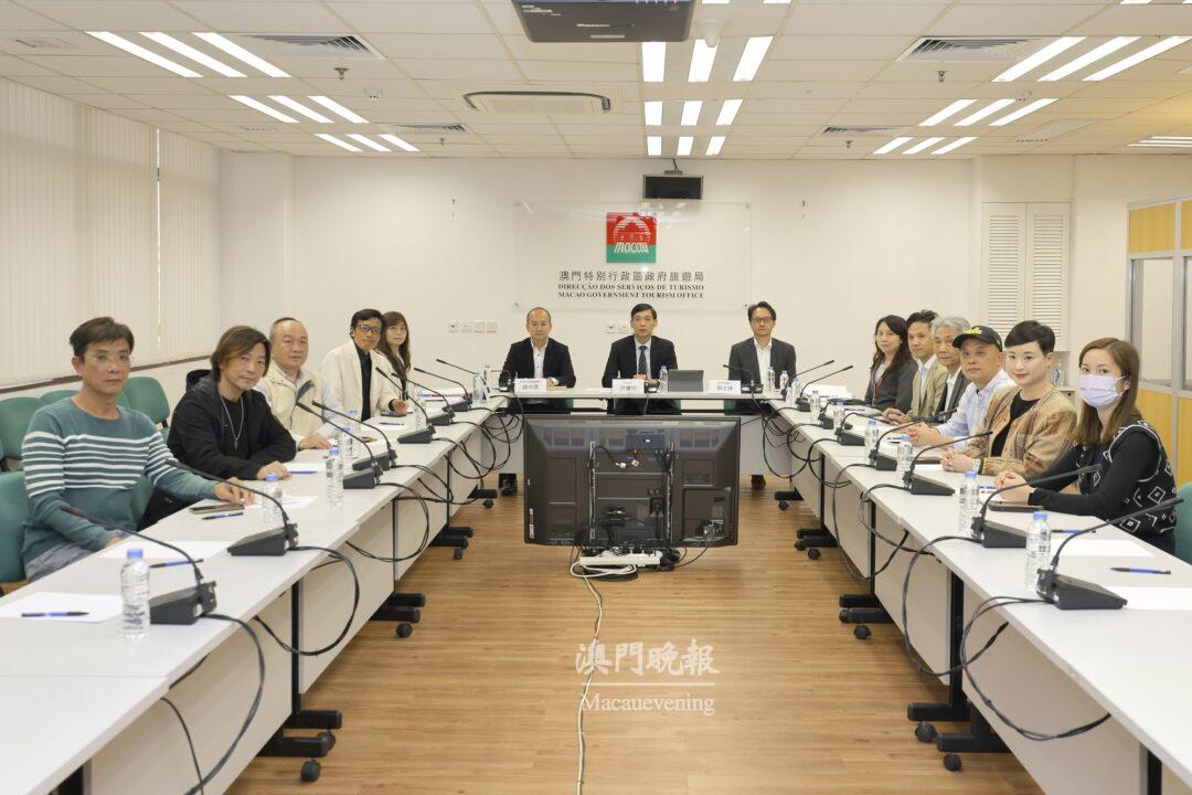 旅遊局副局長許耀明與業界協調春節旅行團出行安排 旅遊局副局長許耀明與業界協調春節旅行團出行安排