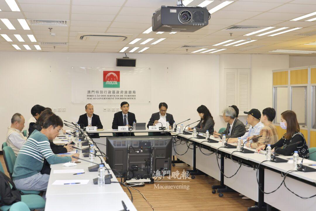 旅遊局副局長許耀明與業界協調春節旅行團出行安排(1) 旅遊局副局長許耀明與業界協調春節旅行團出行安排(1)