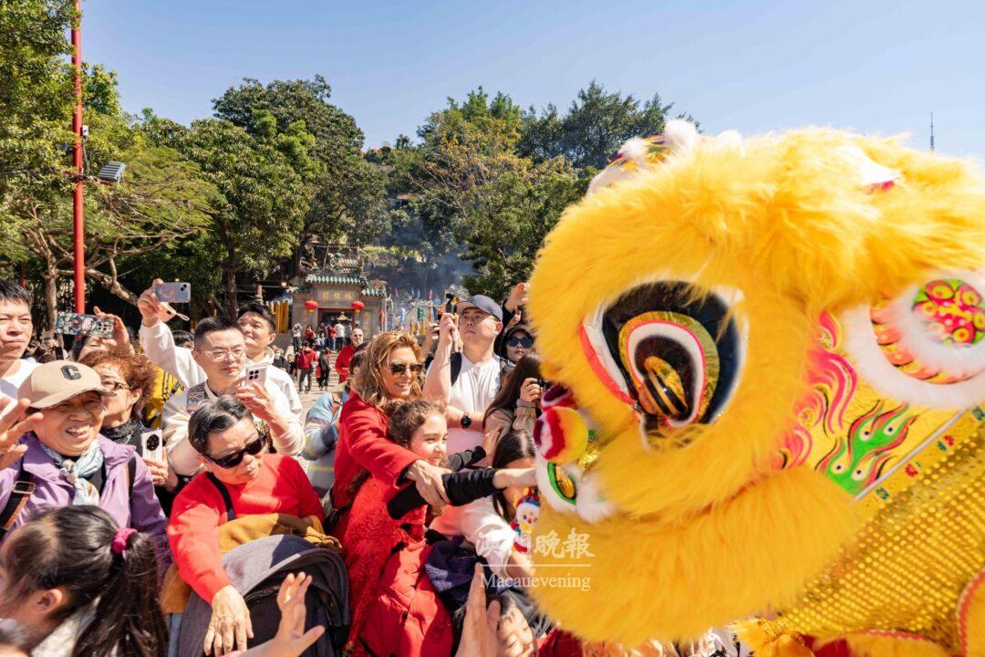 春節假期澳門入境旅客人流暢旺(2)
