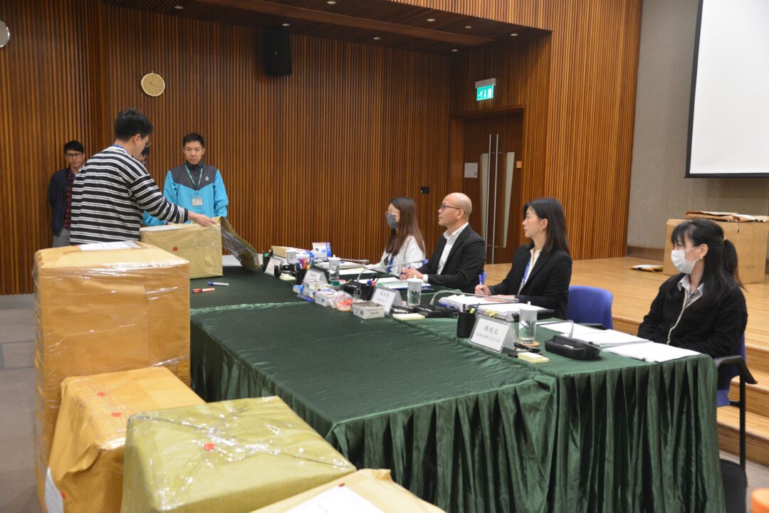 環境保護局今日進行「澳門人工島污水處理廠的設計、建造、營運及保養」公開開標。 環境保護局今日進行「澳門人工島污水處理廠的設計、建造、營運及保養」公開開標。