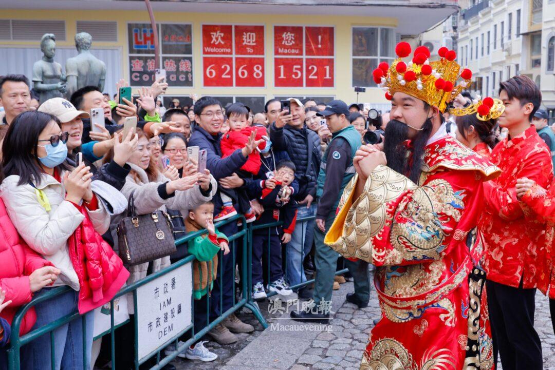 財神向澳門居民和旅旅客拜年 財神向澳門居民和旅旅客拜年