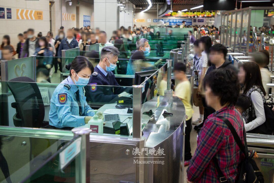 適時加開檢查櫃檯 適時加開檢查櫃檯