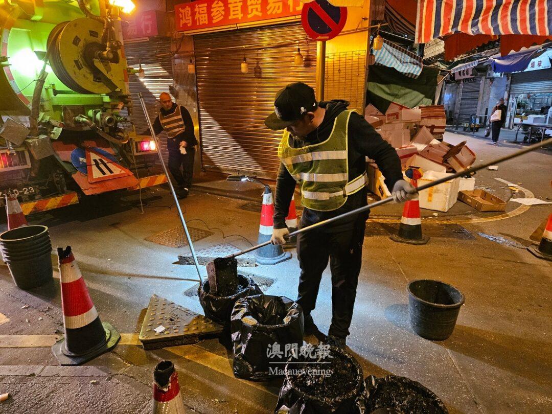 恆常清淤確保下水道暢通 恆常清淤確保下水道暢通