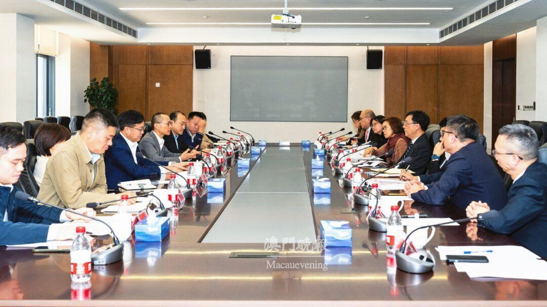 考察團與深合區相關部門及中央部委駐橫琴專班人員座談 考察團與深合區相關部門及中央部委駐橫琴專班人員座談