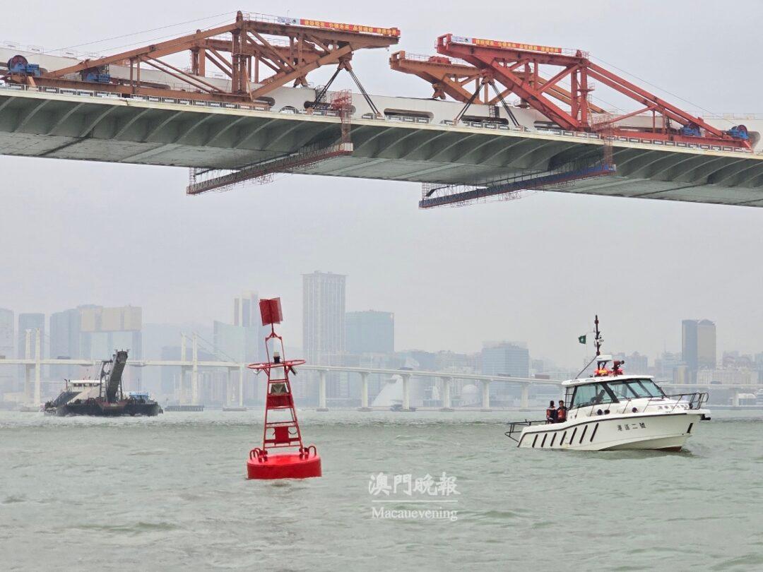 航道解封後帶領船舶出港 航道解封後帶領船舶出港