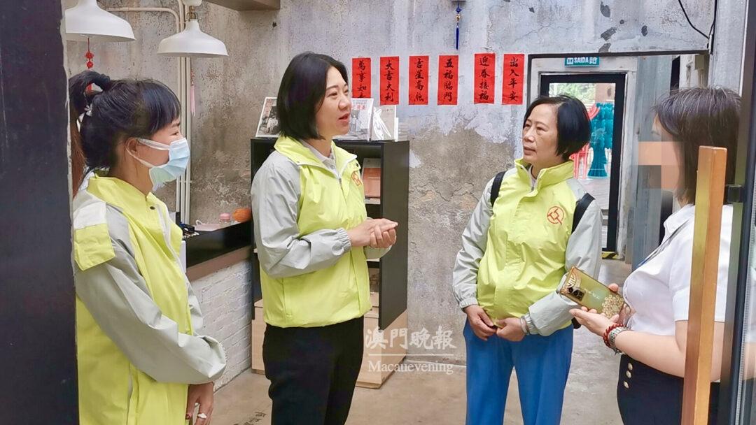 民建聯陳冰冰、李潔芳及藍阡瑜走訪「益隆炮竹廠」舊址和「荔枝碗船廠」片區及附近一帶收集居民意見及訴求 民建聯陳冰冰、李潔芳及藍阡瑜走訪「益隆炮竹廠」舊址和「荔枝碗船廠」片區及附近一帶收集居民意見及訴求