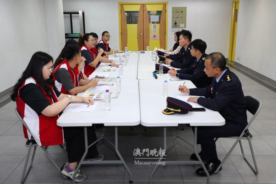 與坊會代表就清明節防火進行座談交流 與坊會代表就清明節防火進行座談交流
