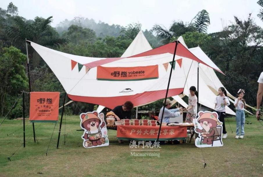 落日市集匯聚琳琅滿目的戶外產品和特色美食 落日市集匯聚琳琅滿目的戶外產品和特色美食